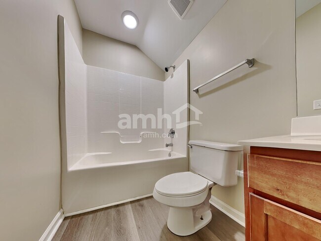 Building Photo - 1100 Briar Rose Ln