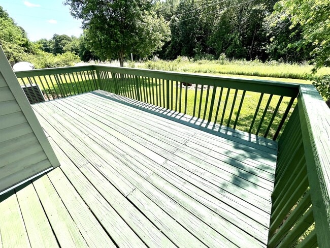 Building Photo - 393 Snow Creek Rd