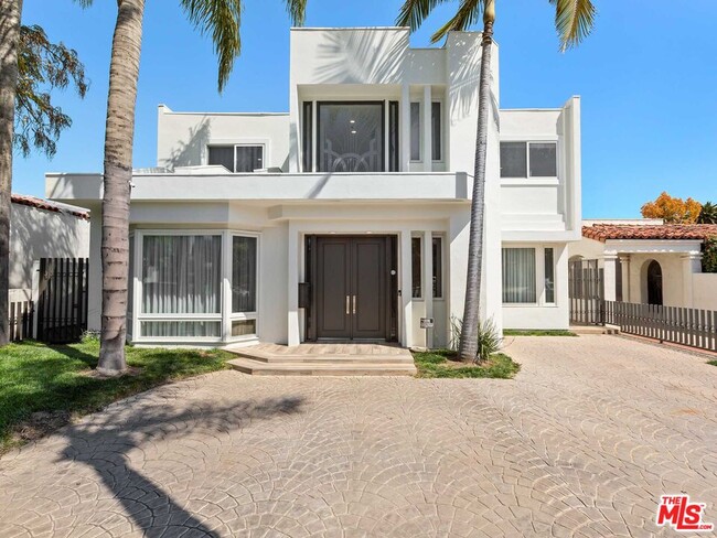 Building Photo - 112 Elm Dr