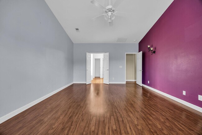 Building Photo - 101 Zinnia Dr