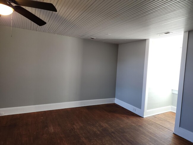 Building Photo - 132 Euclid St