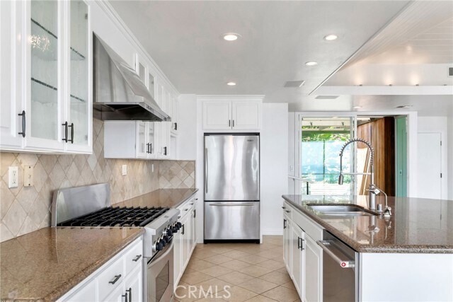 Building Photo - 3116 Breakers Dr