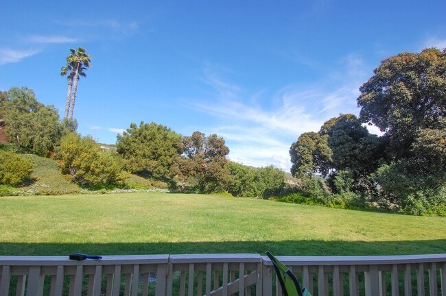 Building Photo - 2 Bedroom Condo in Presidential Heights 1 with Private back patio!!