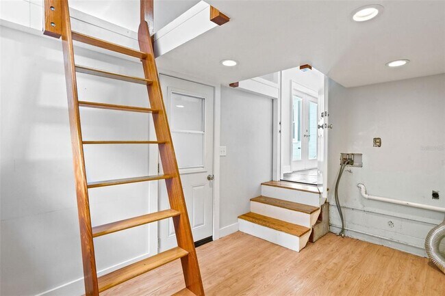 Building Photo - 205 Garden Cir N