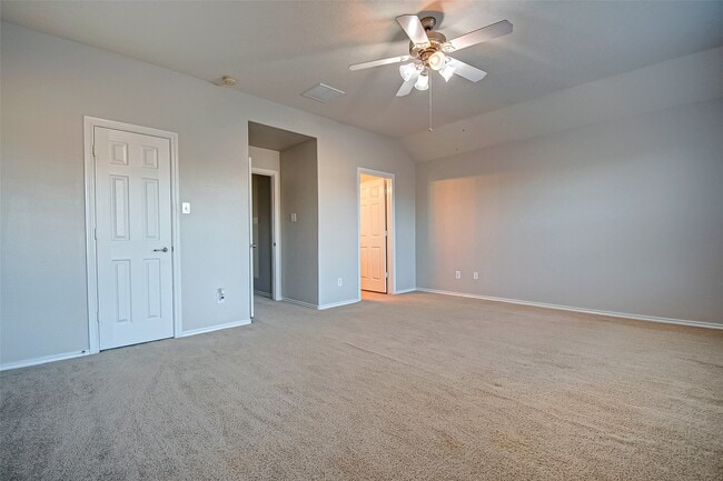 Building Photo - 243 Drake Run Ln
