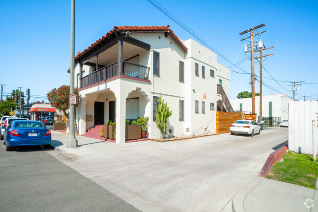 Building Photo - 358 Orange Ave