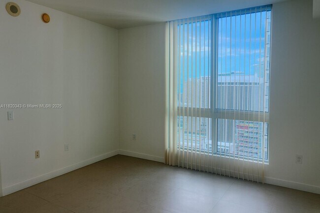 Building Photo - 300 S Biscayne Blvd