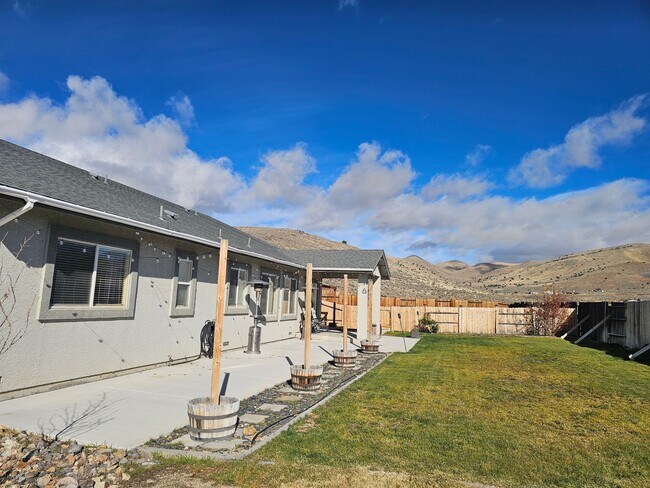 Building Photo - Cold Springs Beauty - Immaculate Newer Hom...