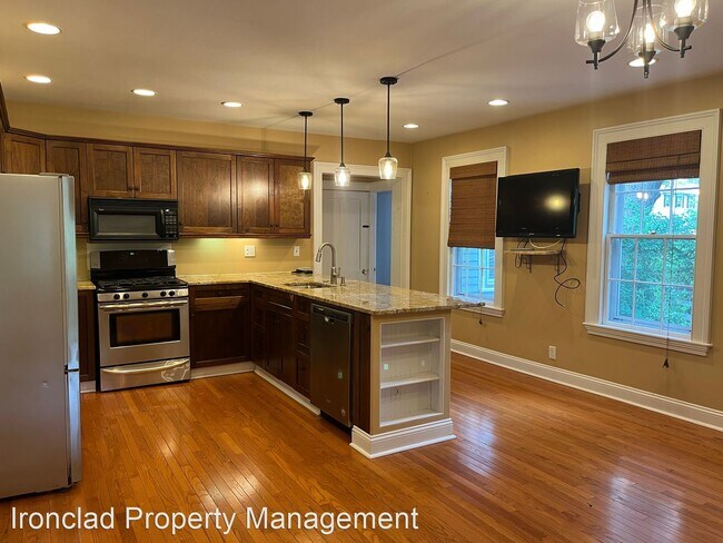 Building Photo - 2 br, 1 bath House - 187 Pratt Street