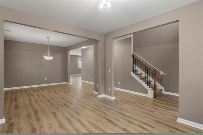 Building Photo - 2044 Britt Dr