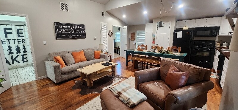 Building Photo - 56525 E 306 Rd