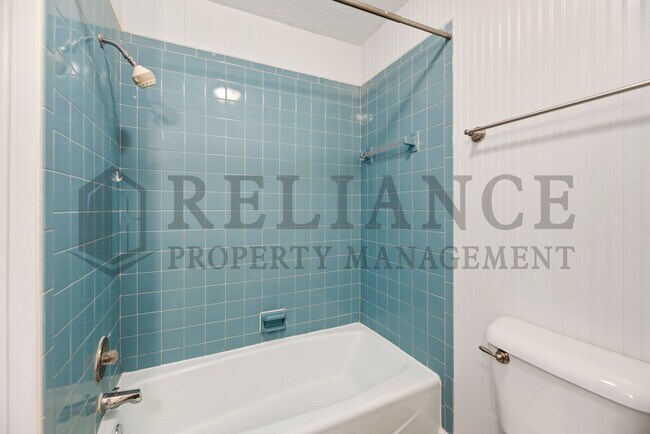 Building Photo - 1417 S Goebel Cir