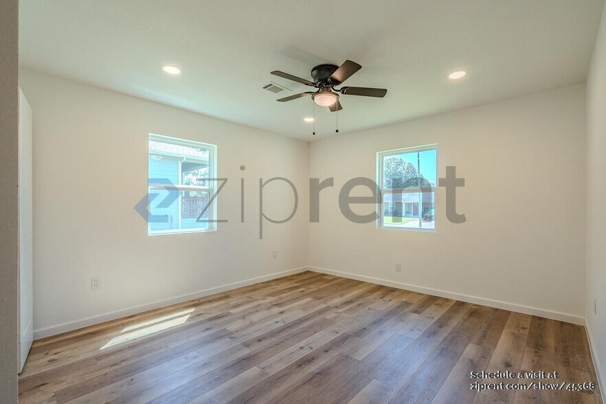 Building Photo - 3923 Alsace St