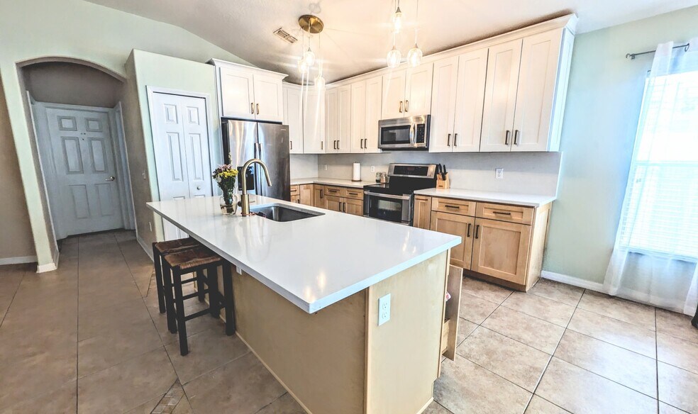 Building Photo - 4582 Sheringham Ct