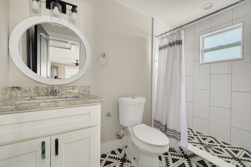 Building Photo - 106 W Haya St