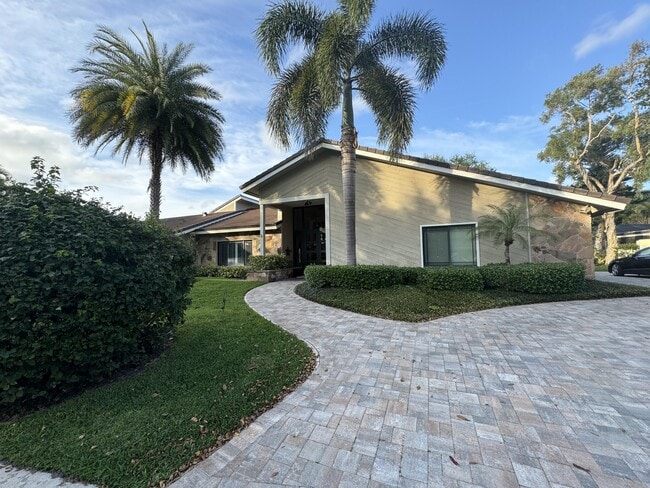 Building Photo - 2903 Banyan Blvd Cir NW
