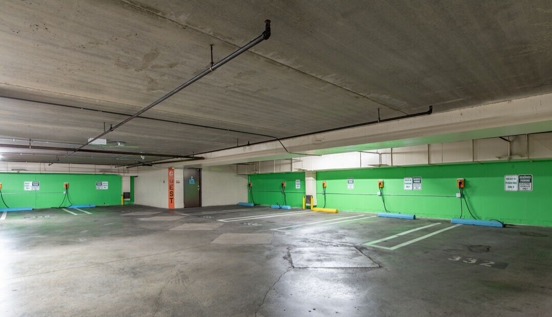 EV Charging Stattions - 10535 Wilshire Blvd