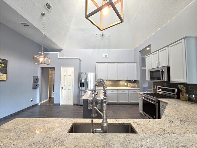 Building Photo - 2614 Parkbriar Ln