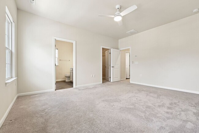 Building Photo - 121 Callowhill Ln