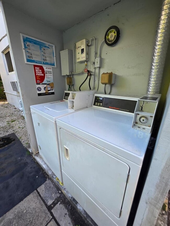 Building Photo - 7155 Rue Notre Dame