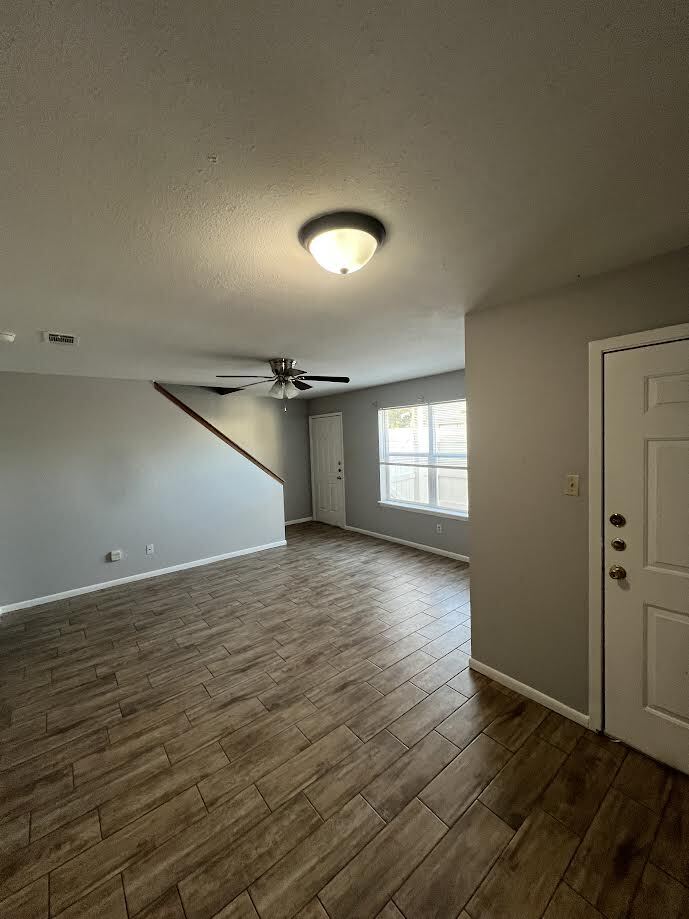 Building Photo - 2815 Longmire Dr