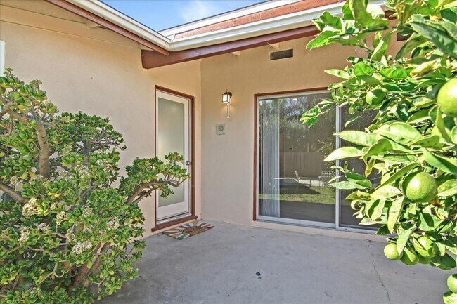 Building Photo - 11856 Beatrice St