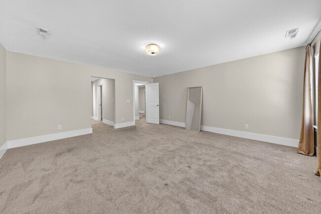 Building Photo - Spacious 5-Bedroom Home in Arlington Meadows!