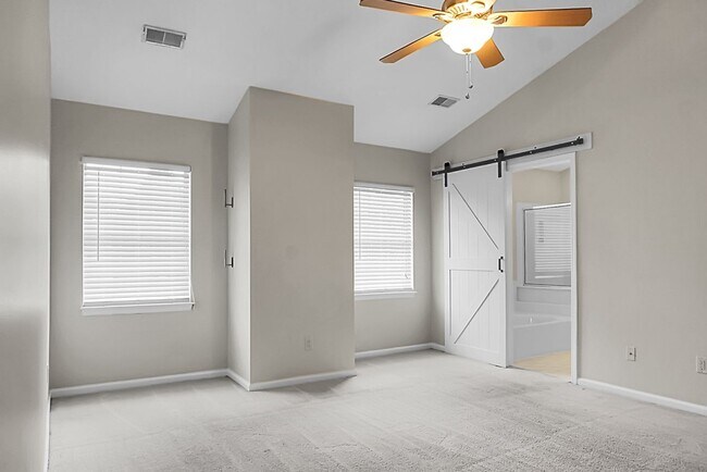 Building Photo - Gorgeous, 2 story, 4 BR, 2.5 BA Home with Fenced Yard near Magnolia Gardens