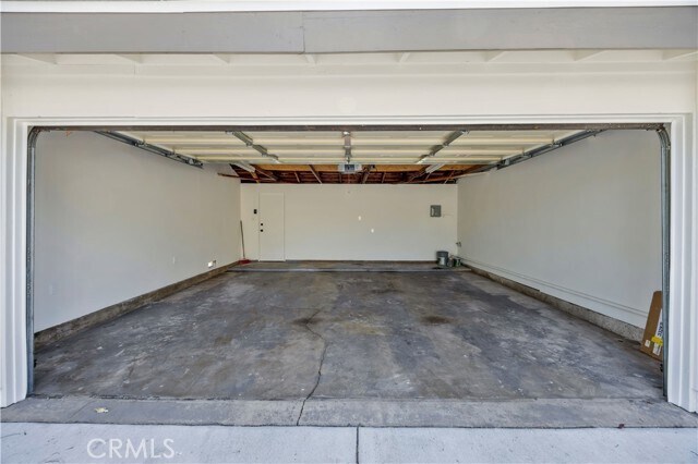 Building Photo - 23 Foxglove Way