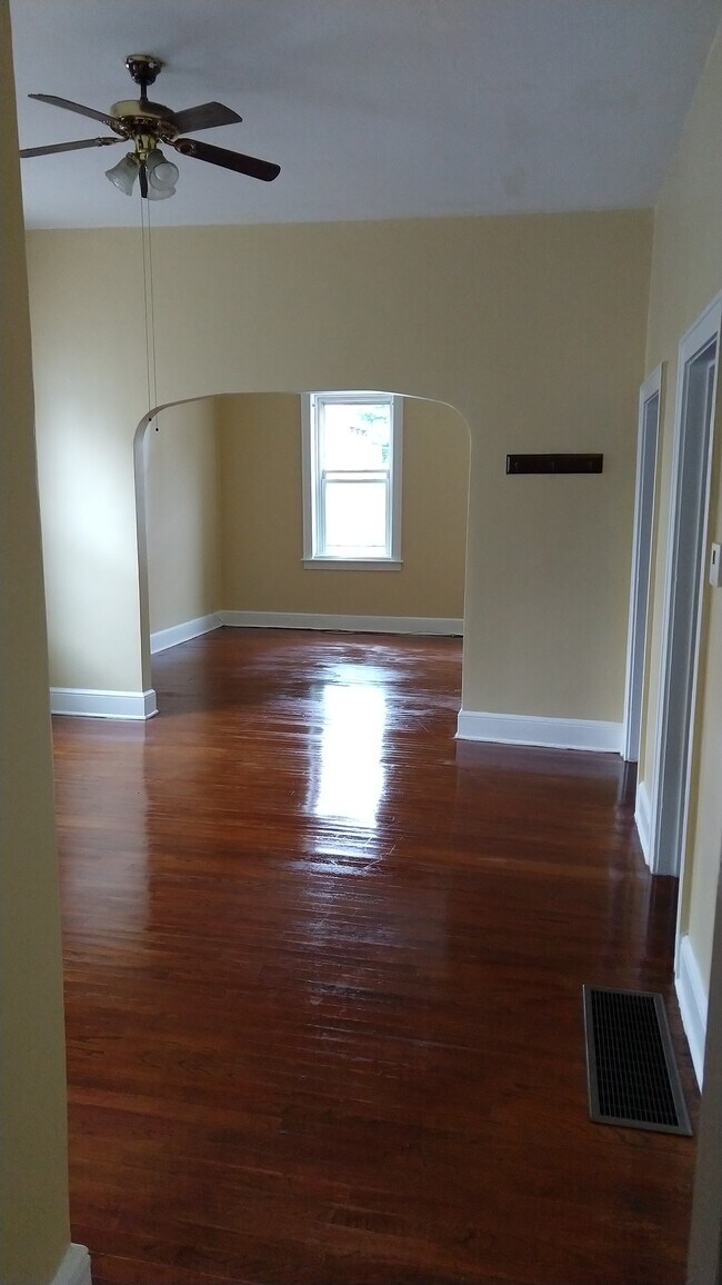 Building Photo - 310 3rd St