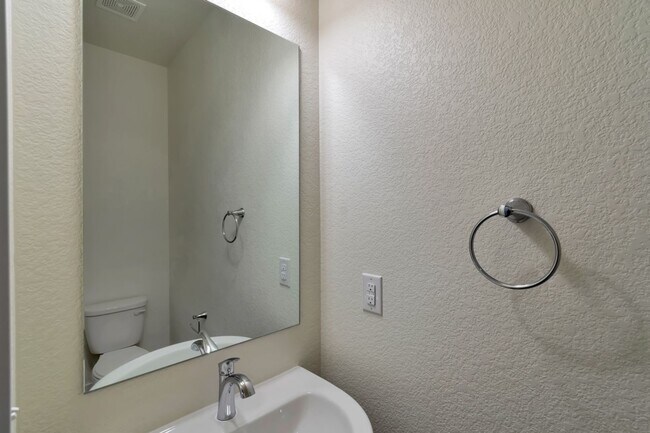 Building Photo - 9679 Albion Ln