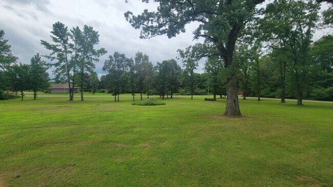 Building Photo - Emma Kate Apartments