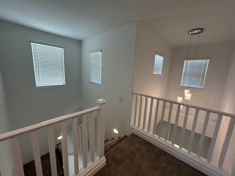 Building Photo - 4056 S Portland Ave