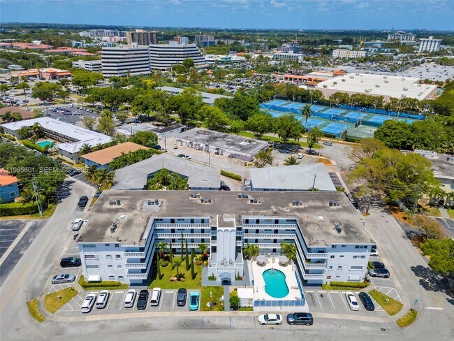 Building Photo - 11685 Canal Dr