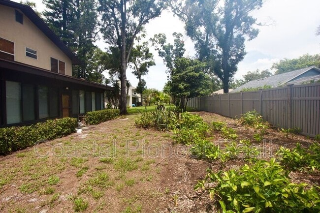 Building Photo - 1817 Laurence Ct