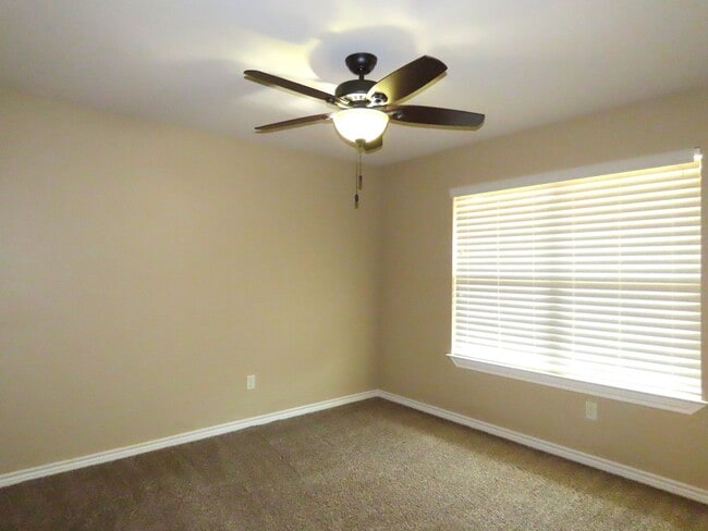 Building Photo - Coming Soon!! Lindale, Gorgeous 4 Bedroom, 2 Bath Home!