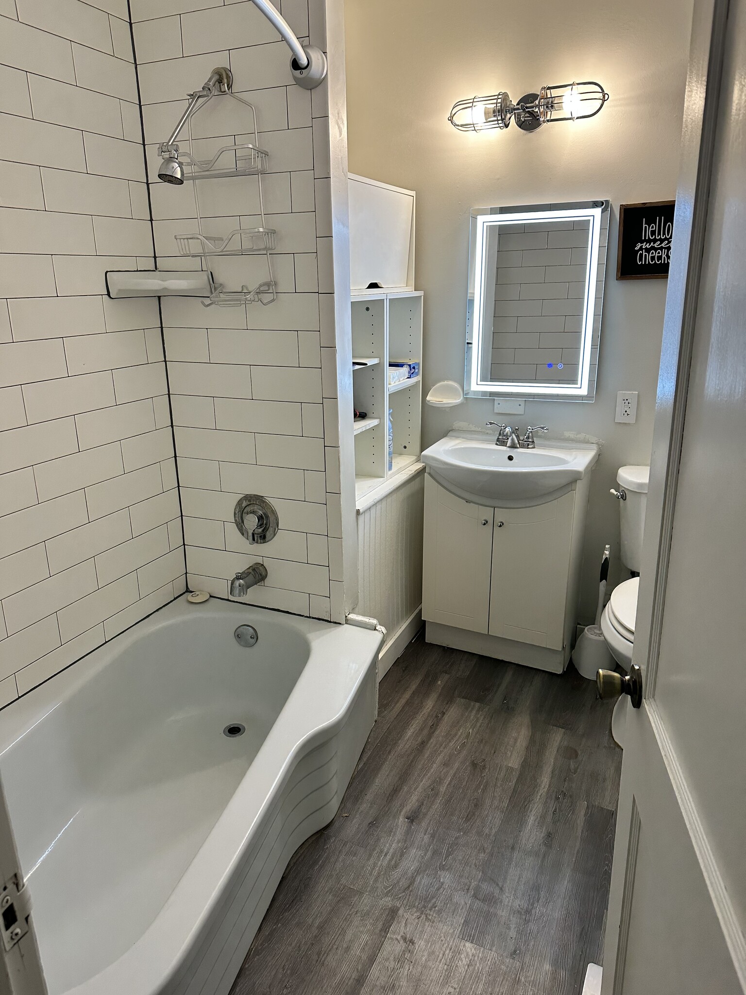 Building Photo - 800 37th Ave NE