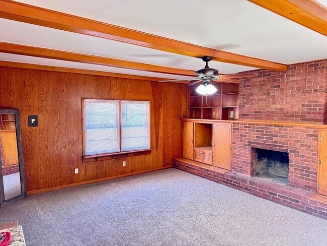 Building Photo - 1304 Downing St