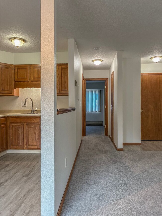 Building Photo - ONE MONTH FREE- Gresham 1 Bedroom Condo Available for Move In ! Call today