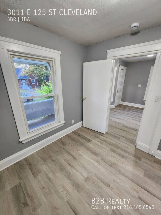 Building Photo - 3011 E 125th St