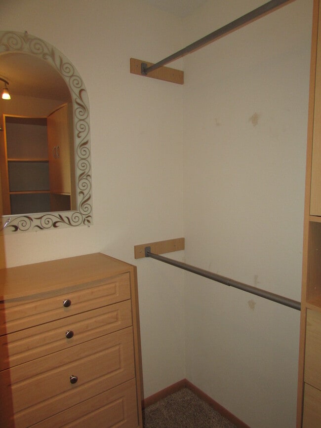 Building Photo - 4 BEDROOM | 3 BATH | FENCED YARD | DOUBLE ...