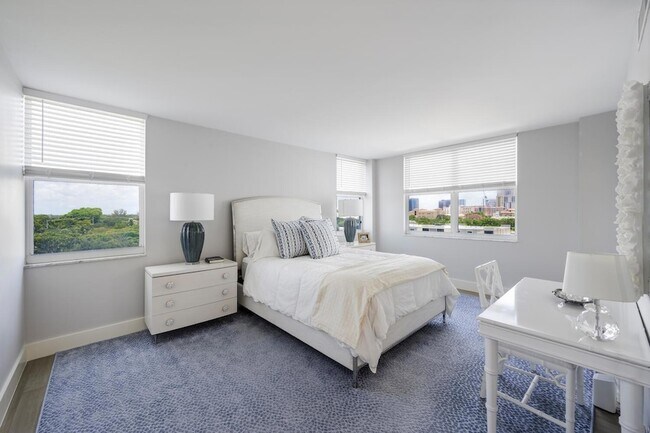 Building Photo - 1701 S Flagler Dr