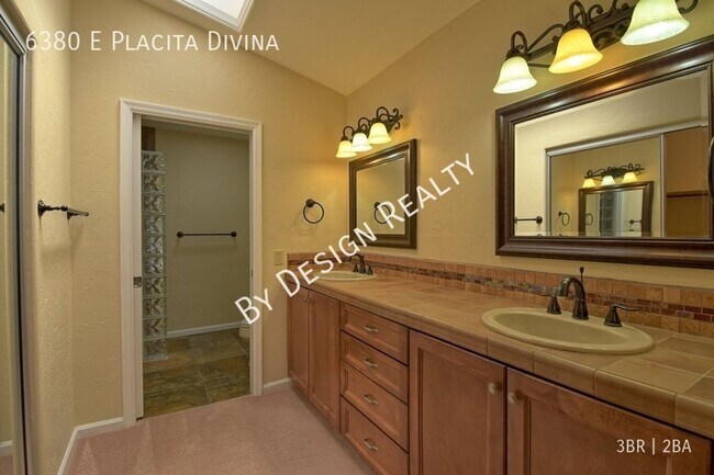 Building Photo - Las Ventanas 3 Bed 2 Bath - Close to Golf,...