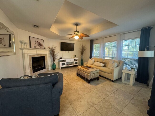 Building Photo - Gulf Breeze - Melissa Oaks - 4 Bedroom, 2 Bathroom w/ pool