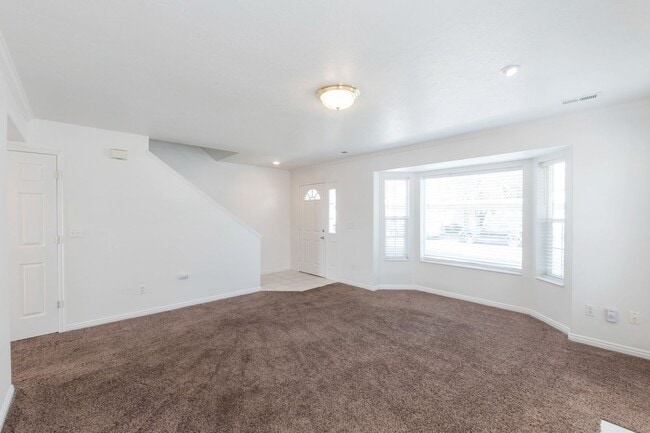 Building Photo - Peaceful Provo Row End Townhome