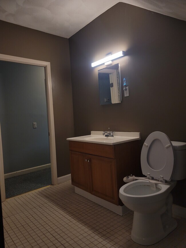 Building Photo - 651 Fall River Ave