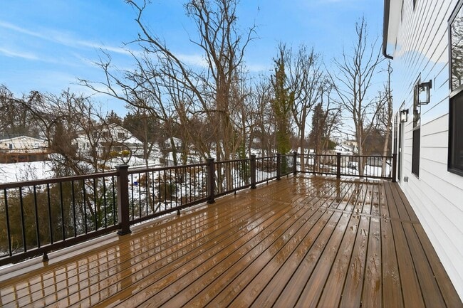 Building Photo - Spacious New Build in Quiet Glenmont / Silver Spring - Available Now