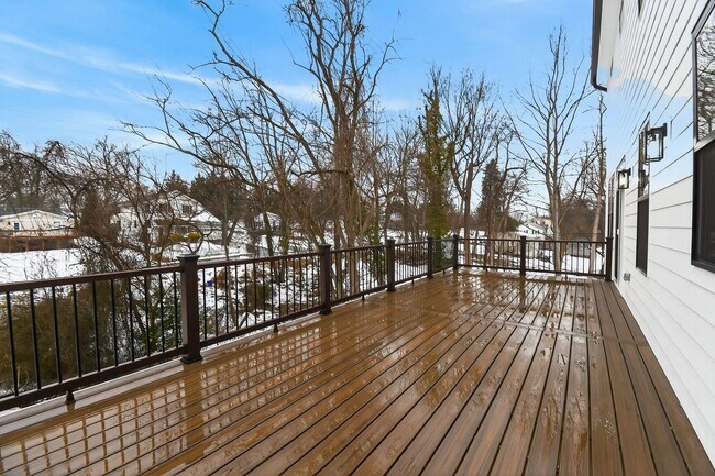 Building Photo - Spacious New Build in Quiet Silver Spring - Available Now
