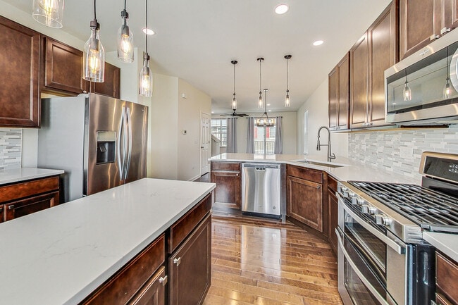Building Photo - 598 Station Park Cir