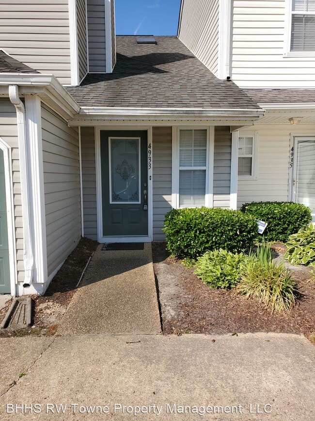 3 br, 2.5 bath House 4933 Kemps Lake Drive 4933 Kemps Lake Dr